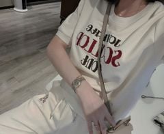 VGU9700-Set áo thêu chữ tay bo, quần suông Kem