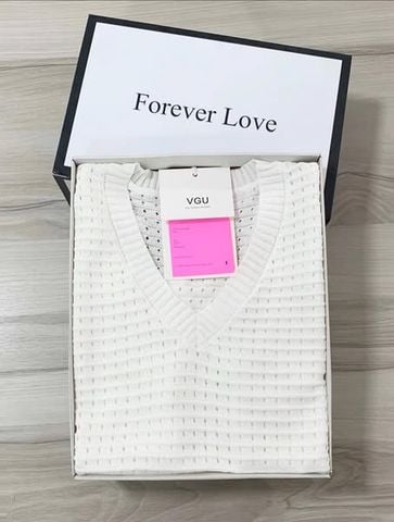 VGU9824-Áo len cổ tim Trắng (áo lẻ)