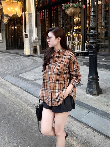 TQ4057-Set áo sơ caro nâu, quần short Đen