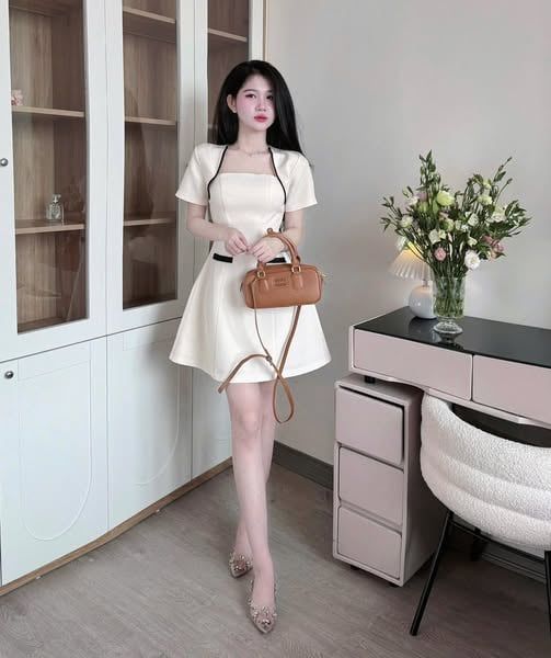 VRA0496-Đầm ngắn phối viền Kem