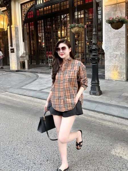 TQ4057-Set áo sơ caro nâu, quần short Đen