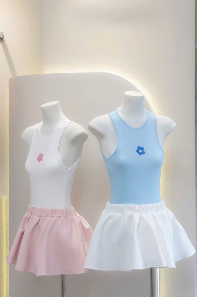 VGU9834-Set áo 3 lỗ thêu hoa, CV ngắn Trắng (áo xanh)