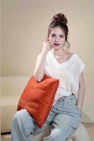 VGU9824-Áo len cổ tim Trắng (áo lẻ)