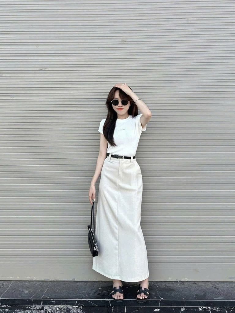 TB7975-Chân váy dài +nịt Kem