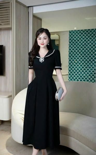 VGU9922 ĐẦM ĐEN TK PHỐI TAG HOA