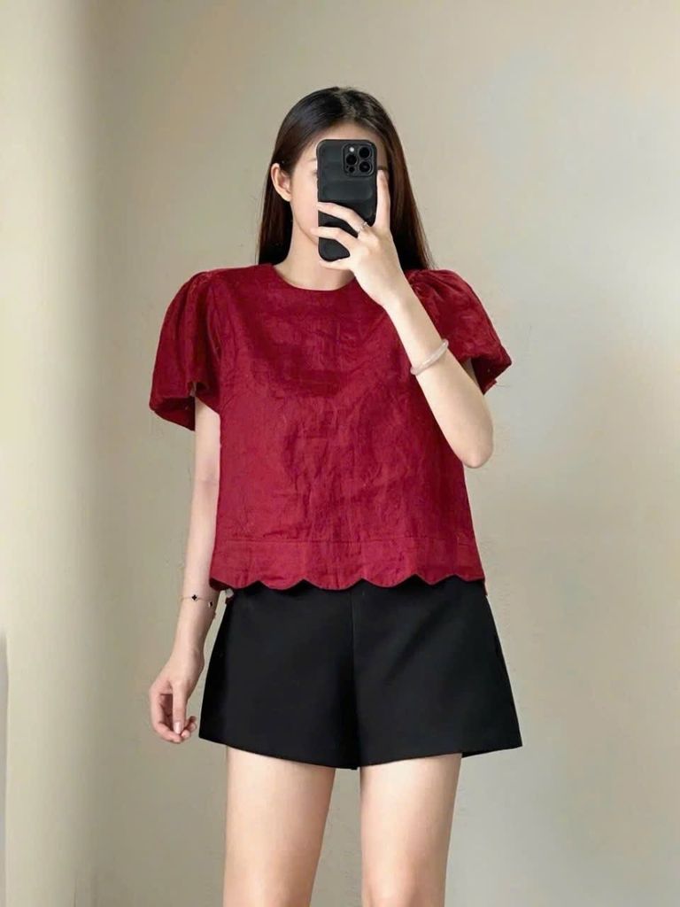 TB5709-Set áo tay phồng viền lazer, quần short Kem (áo xanh)