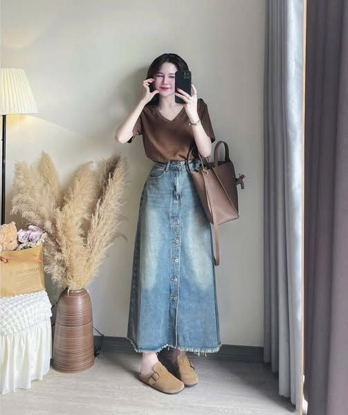 VGU9920-Set basic áo thun cổ tim nâu, CV Jean dài phối nút