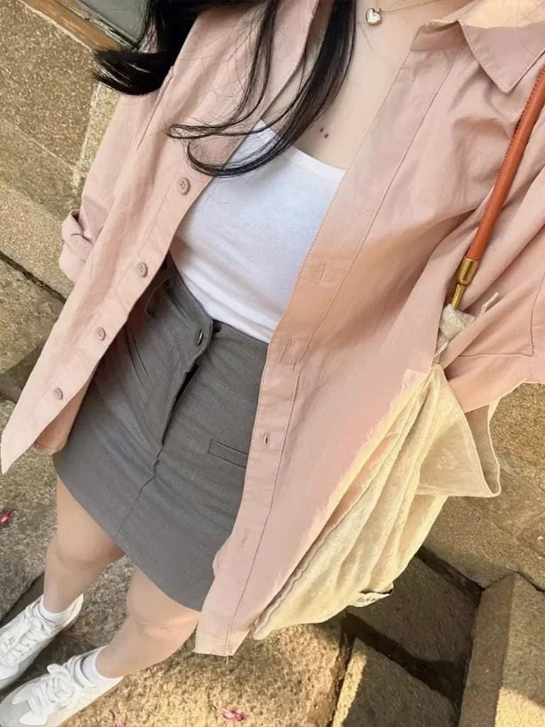 KS0544-Set áo sơ mi hồng+ áo thun 2dây+CV ngắn Xám (3 món)