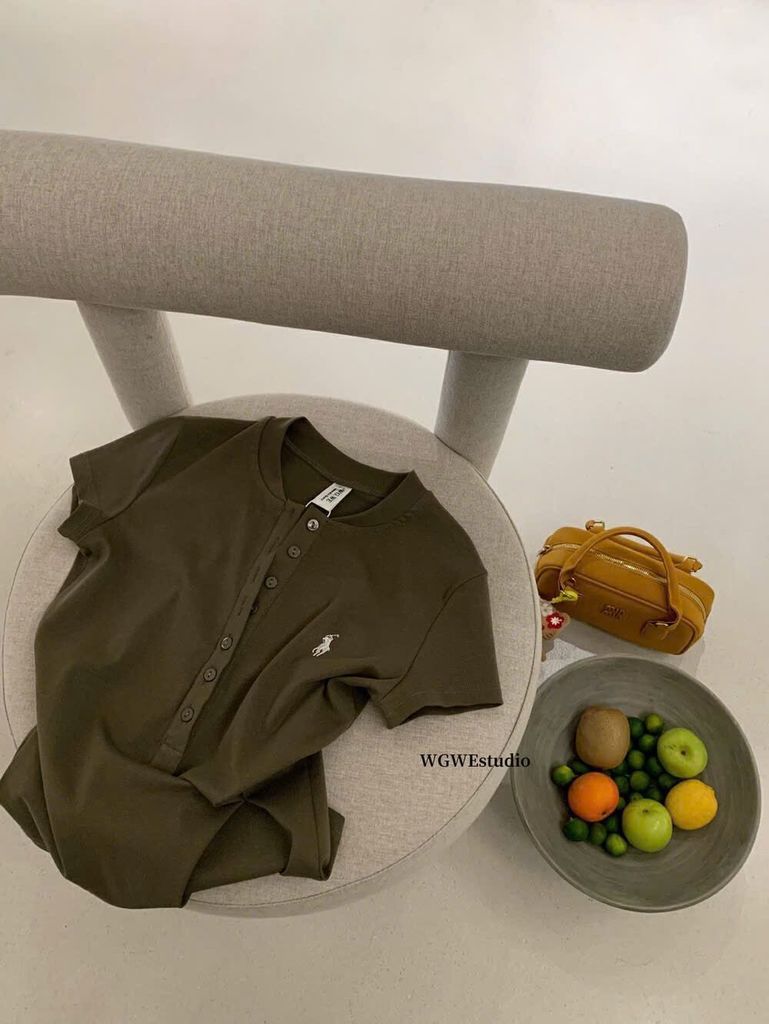 VRA0525-Áo thun body thêu ngựa phối nút Trắng (áo lẻ)