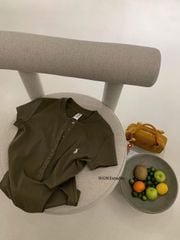 VRA0525-Áo thun body thêu ngựa phối nút Trắng (áo lẻ)