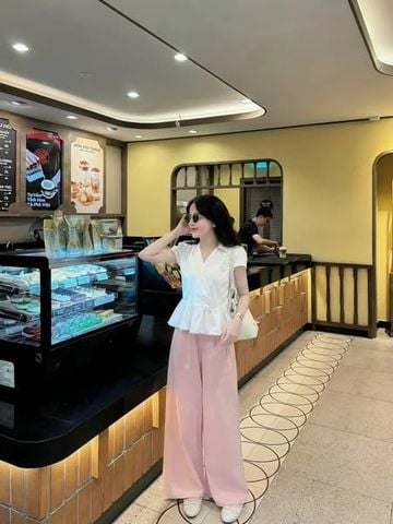 VGU0059-Set áo trắng cổ V viền ren, quần dài Hồng