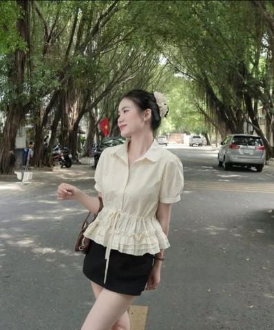 KS0609-Set áo sơ mi cổ sen nhúng bèo, quần giả váy Đen