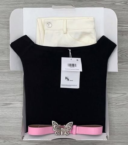 KS0579-Set áo bệt vai, quần jean + nịt CC