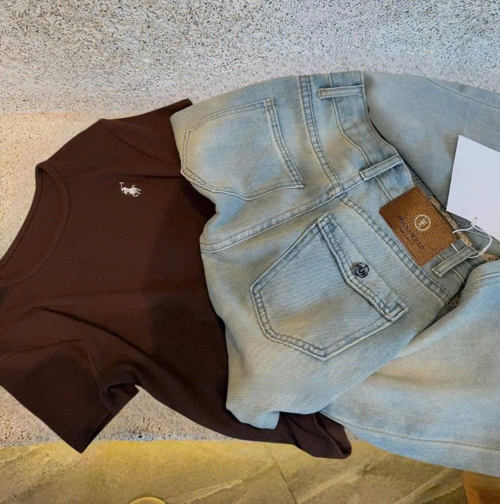 VRA0559-Set áo thun body thêu ngựa, quần jean dài CC