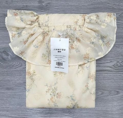 TB8087-Đầm suông bệt vai thêu hoa CC