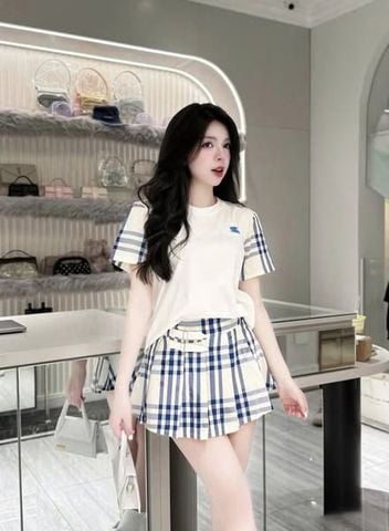 TB8099-Set áo thun phối tay thêu họa tiết, CV ngắn sọc caro