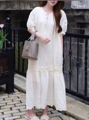 VGU0116-Đầm suông hoa thêu nhúng bèo CC Kem