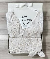 VGU0061-Đầm ren cổ V eo đính hoa Kem