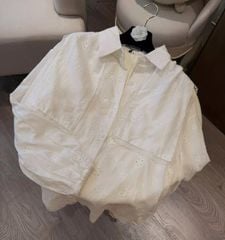 TQ4184-Set hoa thêu CC áo sơ mi phối choàng viền ren, quần short Kem