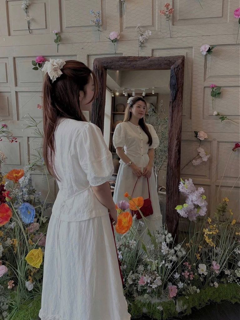 KS0619-Set áo nhúng ly eo, CV dài phối bèo Kem