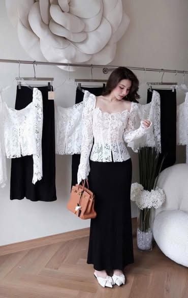 VGU0115-Set áo ren hoa nút ngọc CC, CV dài Đen