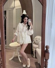 TQ4184-Set hoa thêu CC áo sơ mi phối choàng viền ren, quần short Kem