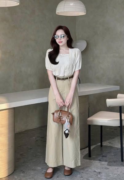 KS0595-Set áo cổ vuông phối ren, quần kaki + nịt (quần nâu)