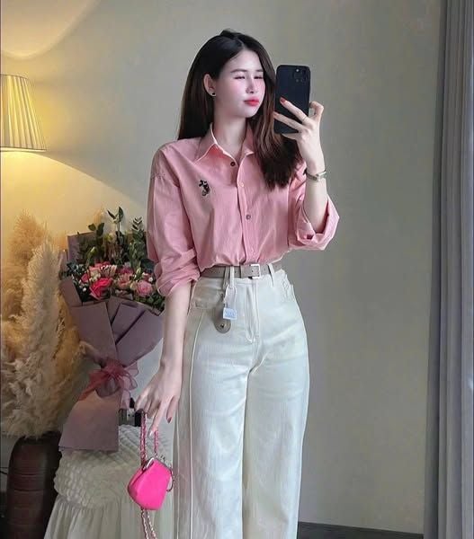 KS0630-Set áo sơ mi hồng thêu micky, quần dài CC Kem (2món)