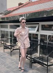TB8044-Set áo sơ mi thêu kitty, quần short sọc Hồng (2 món)