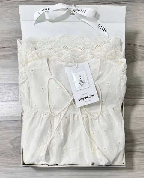 VGU0116-Đầm suông hoa thêu nhúng bèo CC Kem