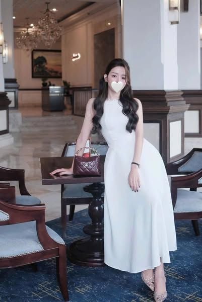 TQ1788-Đầm dài viền cổ đính đá CC Trắng