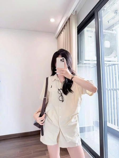 TQ4210-Set áo sơ mi tay ngắn thêu ngựa, quần short Kem