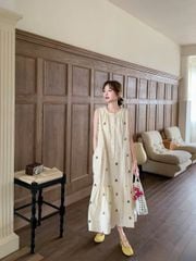 VGU0166-Đầm suông phối nút thêu hoa Kem