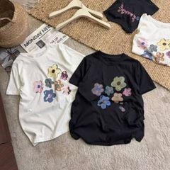 TB8204-Set áo thun in hoa, CV caro Đen (kèm dây cột tóc)