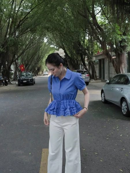 KS0656-Set áo sơmi cổ sen lai nhúng bèo, quần jean Trắng