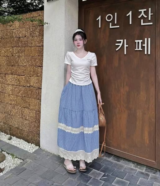 KS0669-Set áo thun trắng thêu miumiu, CV caro phối ren Xanh (kèm dây cột tóc)