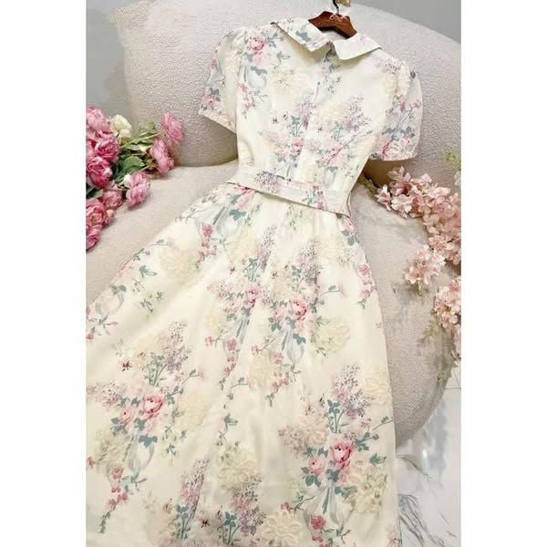 KS5103-Đầm kate thêu tùng xếp ly phối nút kèm đai CC