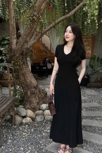 KS0682-Đầm thun body cổ tim Nâu