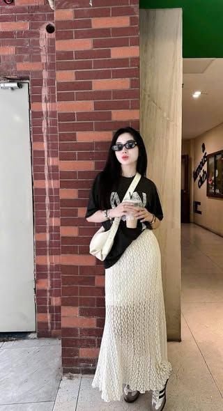 KS5107-Set áo thun đen, CV ren dài Kem