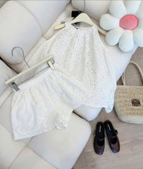 KS0679-Set kate thêu áo cổ yếm hở vai, quần short Trắng