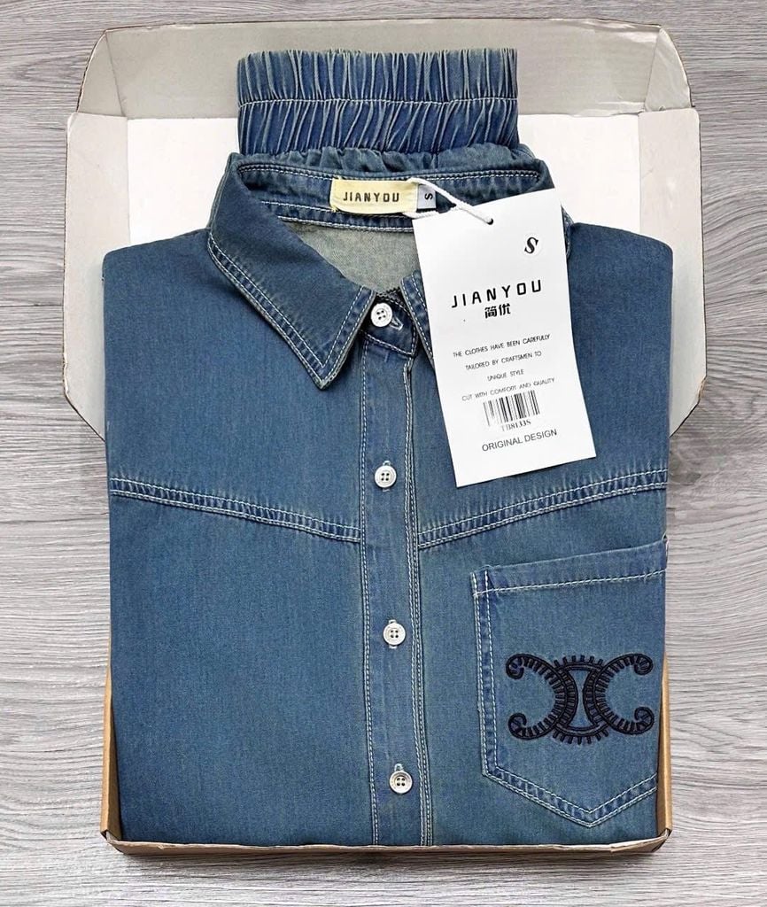 TB8133-Set jean, áo sơ mi phối thúi thêu logo+quần short X.Nhạt (2 món)