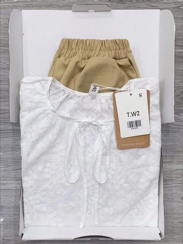 KS0709-Set áo kate thêu hoa trắng, quần short kaki Nâu
