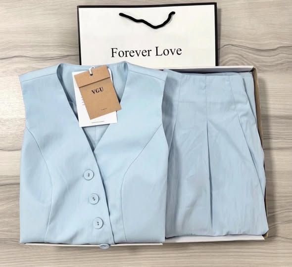 VGU0255-Set áo gile kiểu, CV dài xếp ly Xanh