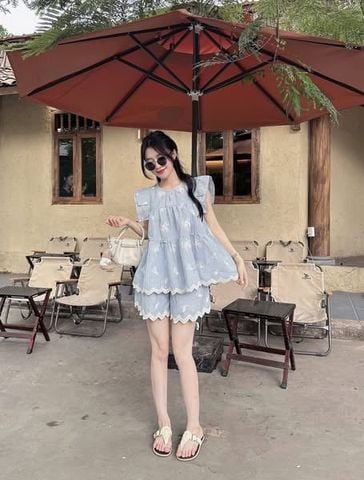 TQ1795-Set áo tay cánh tiên, quần short thêu hoa sọc Xanh