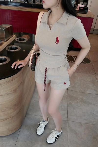 KS0728-Set thun Umi, áo nhúng eo+quần short thêu ngựa Đen