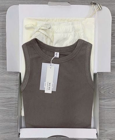 KS0654-Set áo thun 3 lỗ xám, quần dài ống có dây rút Kem