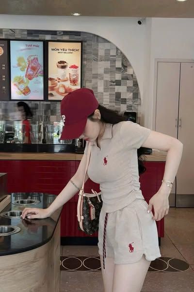 KS0728-Set thun Umi, áo nhúng eo+quần short thêu ngựa Đen