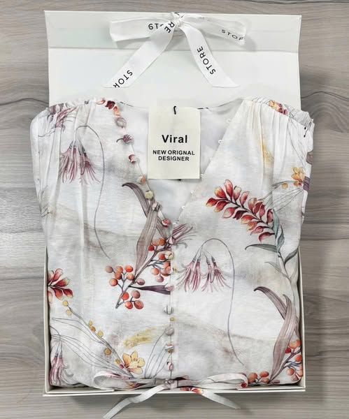 VRA0618-Đầm hoa maxi nút bọc tay phối ren
