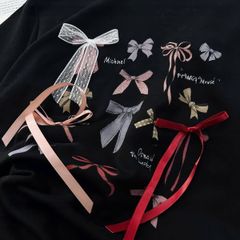 KS0751-Set áo thun đen đính nơ, quần suông caro nhí nhúng bèo
