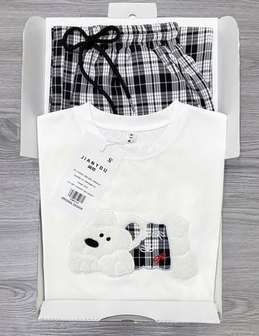 TB8311-Set áo thun trắng đính cún nổi, quần dài caro